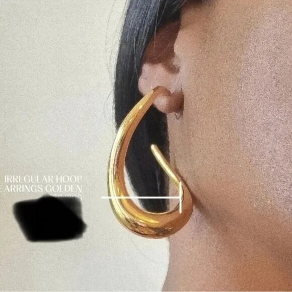 Zara Jewelry - NWT ZARA Irregular Hoop Earrings NWT 4736/206. 🔥✨✨✨